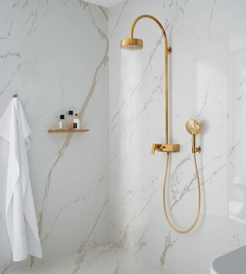Simple but high-contrast combinations mixing black matt tapware like Revolution (top) or Noya from Vallone (middle), or the polished brass of AXOR’s Citterio (bottom), with white sanitaryware is timeless