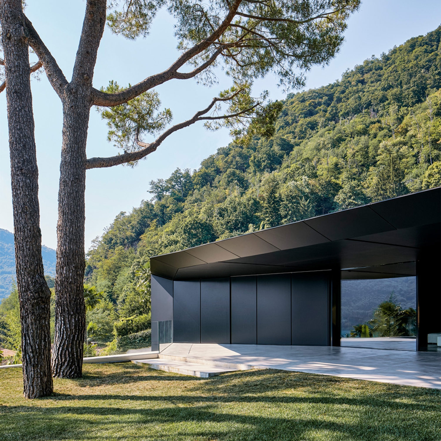 Read story Bonaldo's B/Style  in a charming lake view villa