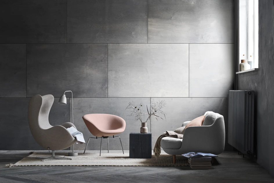 The Egg™ chair was joined in the SAS Royal Hotel by other Arne Jacobsen designs such as the Swan™ chair (middle), the Pot™ chair (bottom) and the Drop™ chair, along with other specially designed pieces