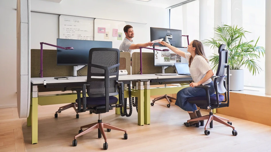 Please and Please Air have a unique design that mimics the spine’s movement. Support for the lower and upper back is controlled independently, so that comfort can be customised