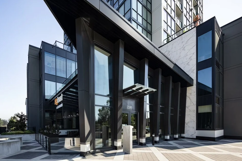 At the University of Missouri’s stadium, contrasting textures are used in the Dekton tiled entrance to create a dynamic pattern, while the Mahogany skyscraper in Vancouver showcases a calacatta-like design