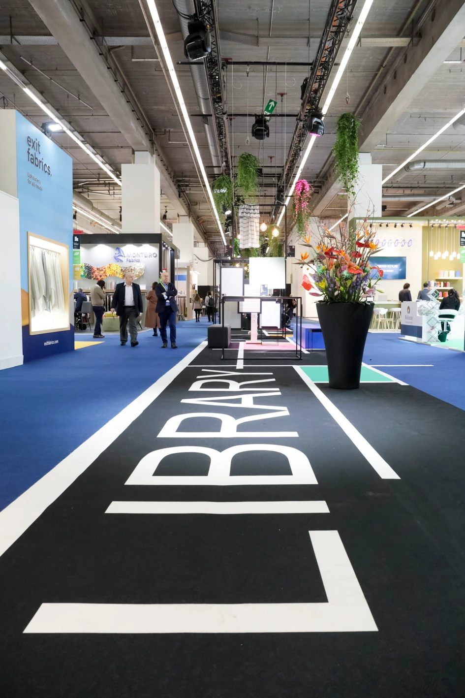The curated and elaborately presented LIBRARY is the centrepiece of the Interior.Architecture.Hospitality area. © Messe Frankfurt / Thomas Fedra