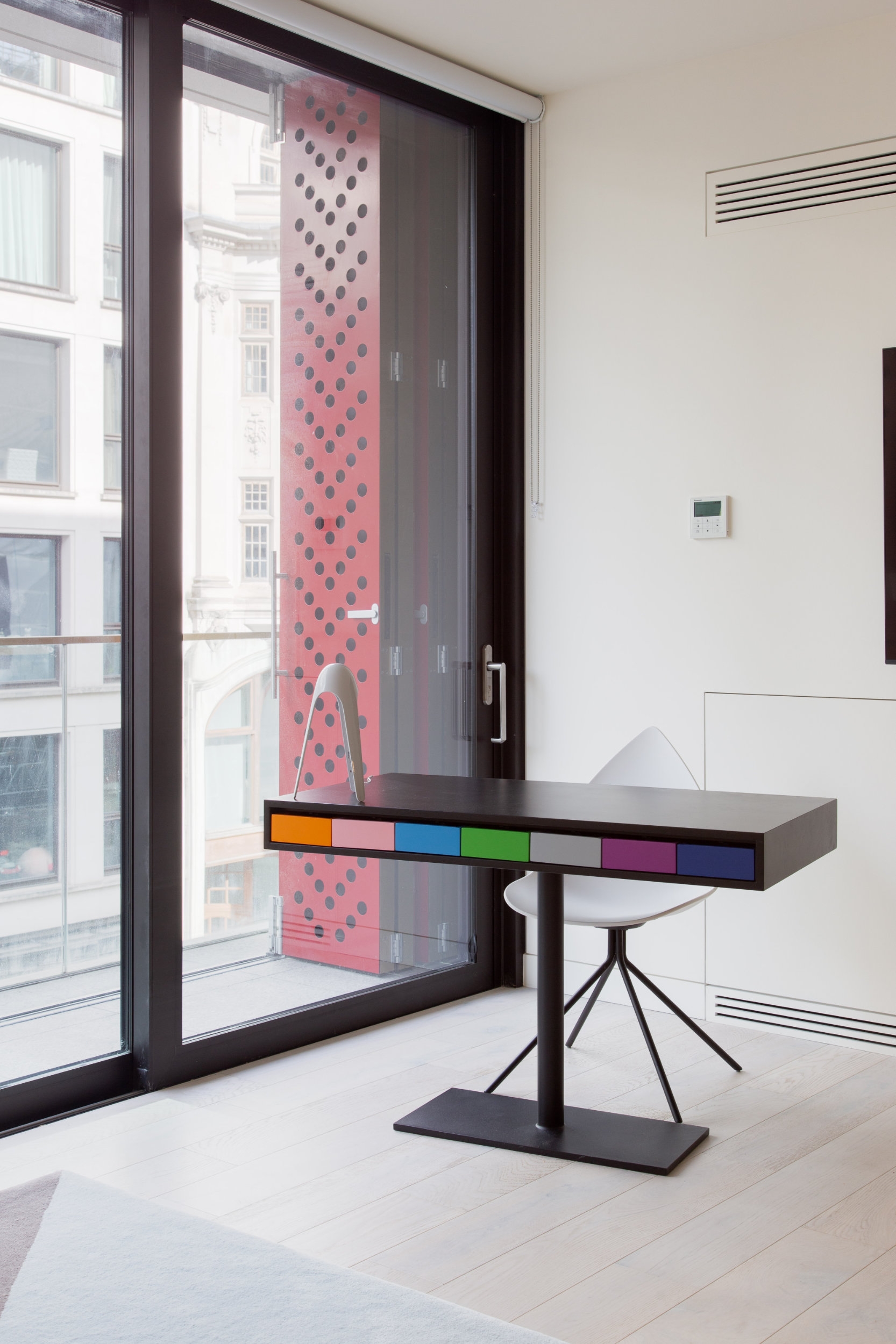 For a new timeshare project in London, an urban second home concept, developer Flyway asked designer Karim Rashid to design an entire apartment. Rashid implemented his design using certain pieces from Danish brand BoConcept 