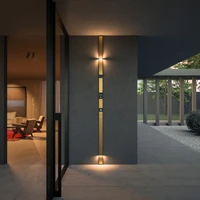 Adelante ist das elegante neue modulare Türkommunikationssystem von Basalte, das eine Türklingel mit einer Video-Türsprechanlage, einem Bildschirm, einem Fingerabdruck- und Ausweisleser sowie Sicherheitskameras kombinieren kann