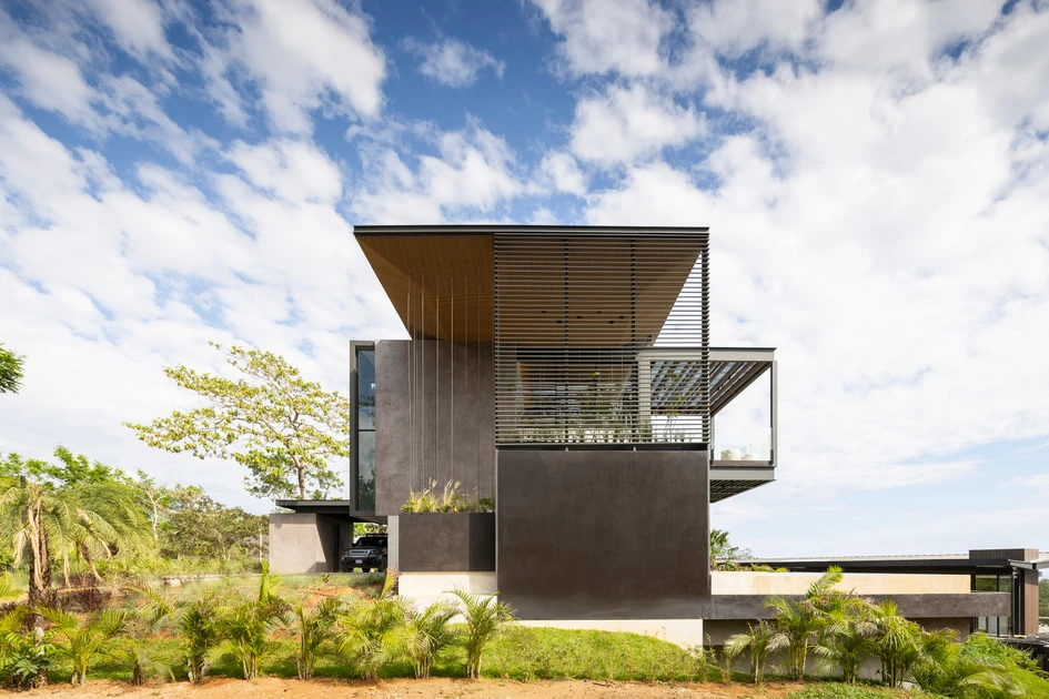 QBO3 Arquitectos made sure that Black Pearl House ‘was focused on achieving sustainable integration with the natural environment and promoting the well-being of its inhabitants.’ Photo: Andrés García Lachner
