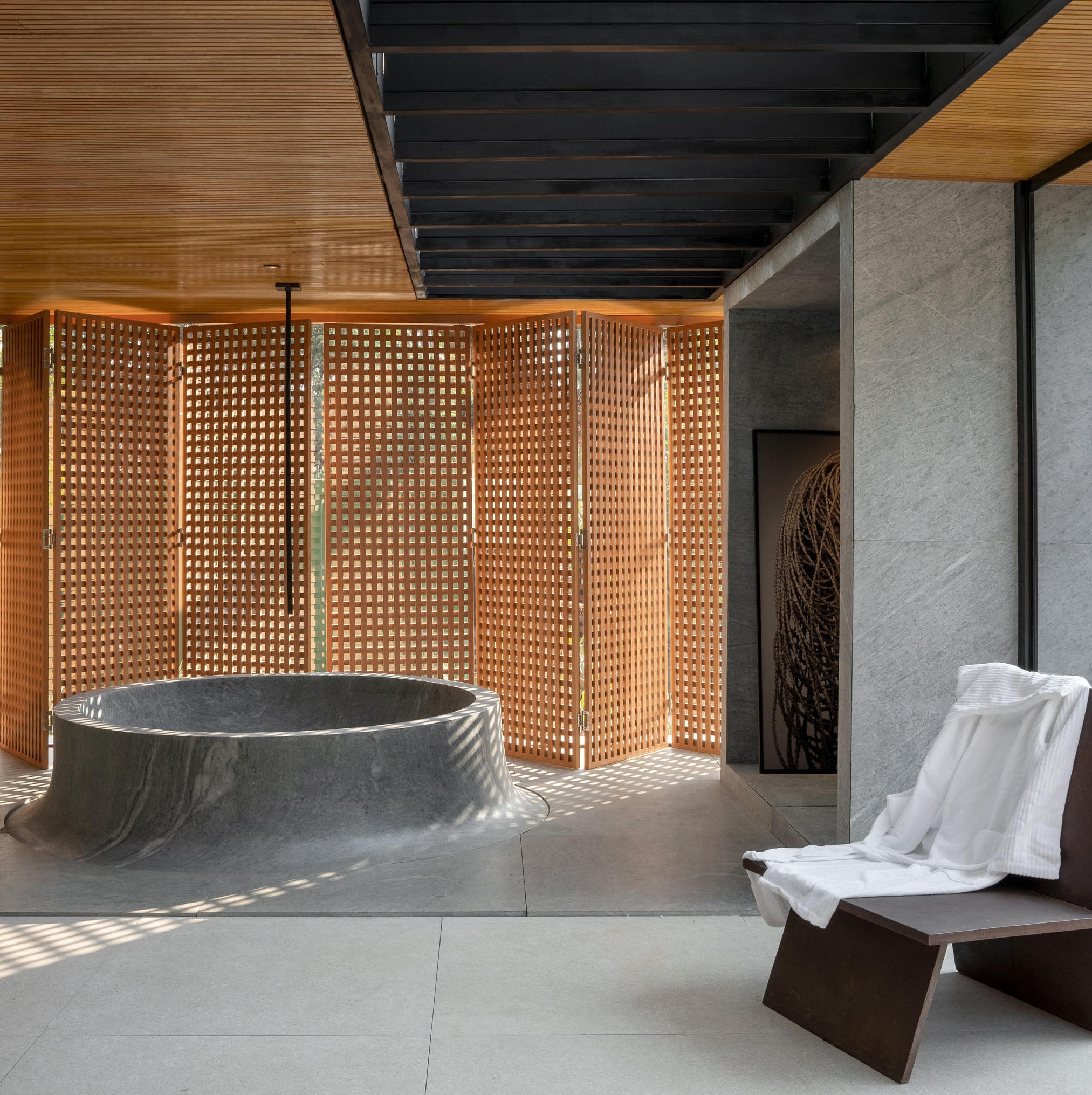 Lire l’histoire Top ten: curated bathrooms with wood surfaces