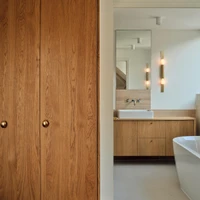 In the north of Amsterdam, a traditional ‘’Dijkhuis’’ (dyke house) has been transformed into a family home by Studio Modijefsky. Photo: Maarten Willemstein