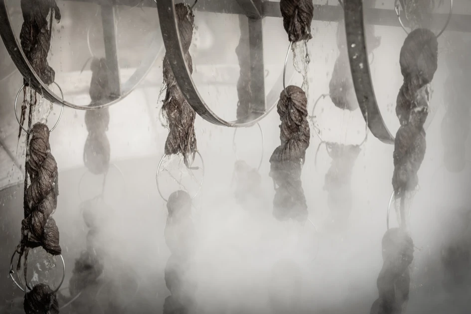 Artistic dexterity: The Persian knot is one of the most complicated and exclusive of its kind. All premium yarns are spun and dyed by hand beforehand