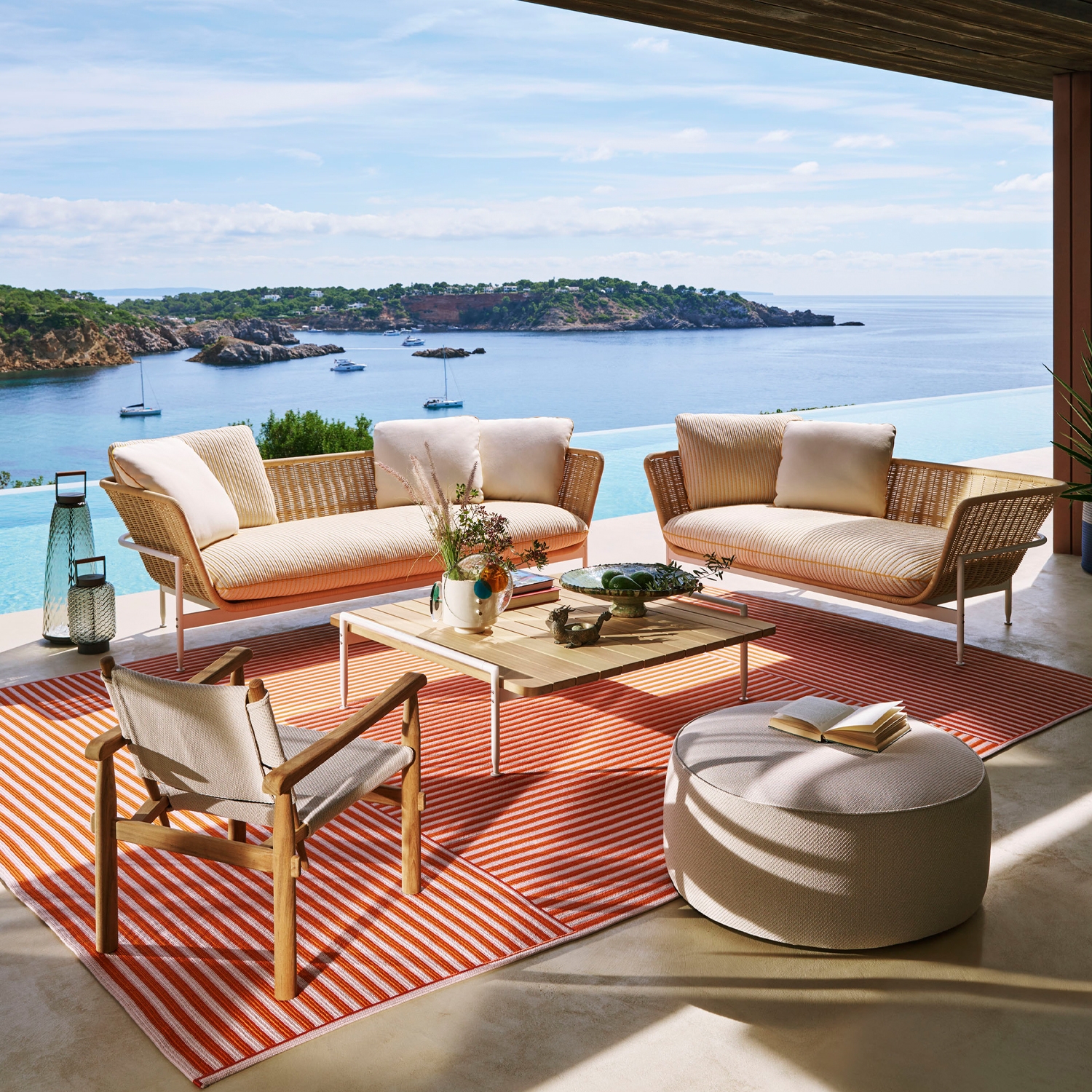 Leggi la storia A refined design for informal comfort: Esosoft Outdoor system by Cassina
