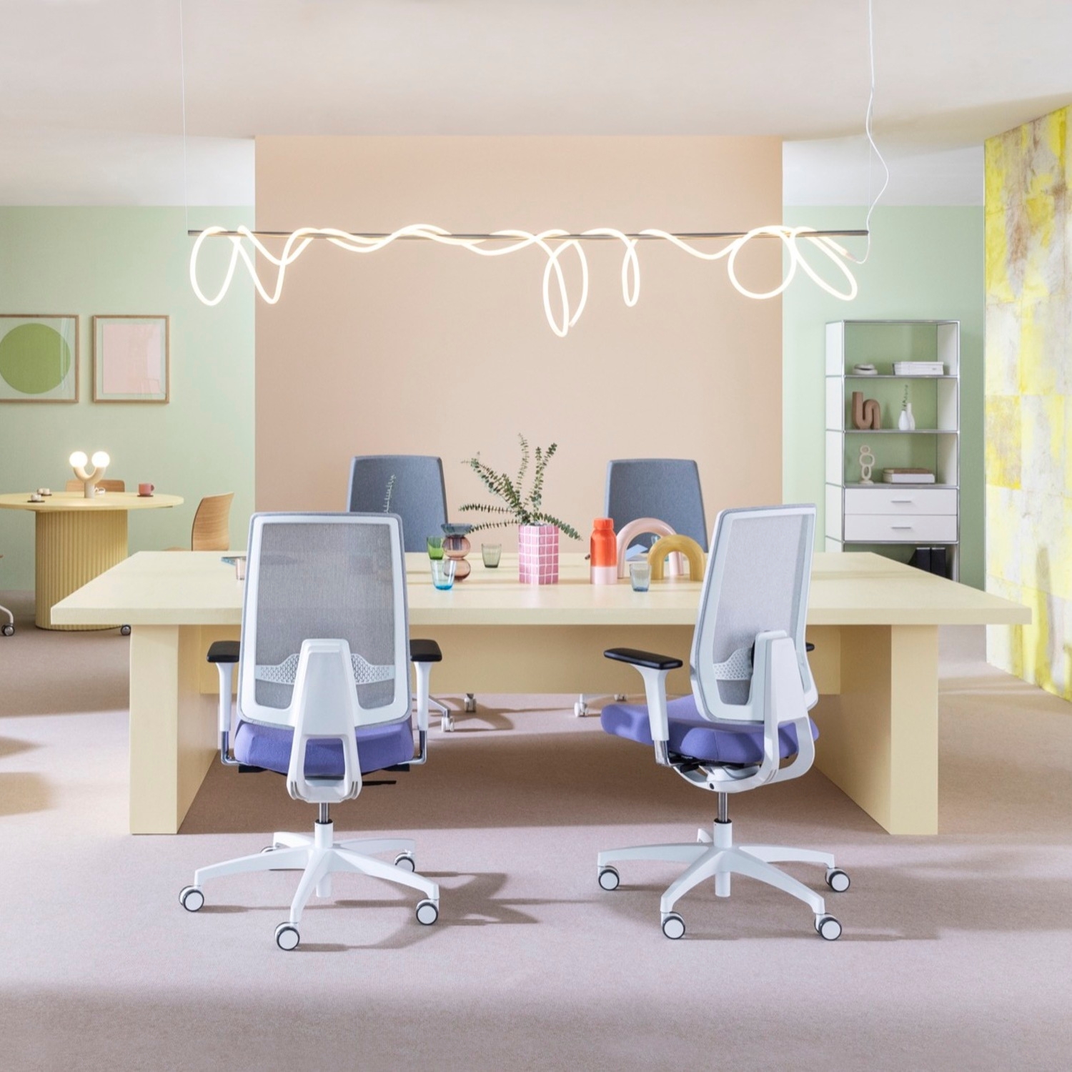 Read story It's Automatic: Dauphin unveils the flexible office chair Indeed automatic