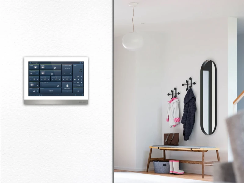 The Busch-Welcome® IP door communication system makes it possible to communicate with people in front of the door, to open the door for them and to see who is at the door while travelling