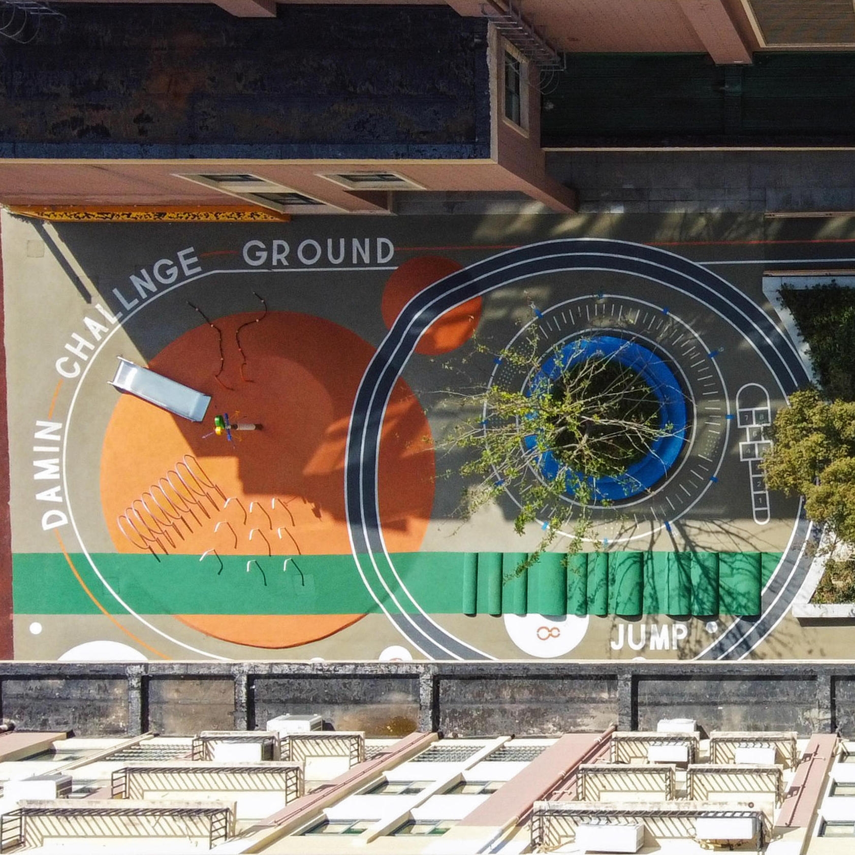 Leer la historia Urban squares that use play to bring people together