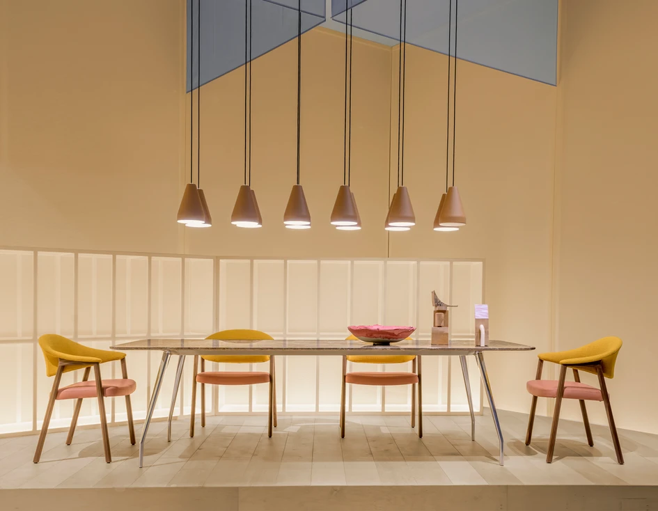 Robin Rizzini’s design for Pedrali: Rizz is a table featured by an aluminium frame that ensures strength and lightness at the same time. Photo: Ottavio Tomasini