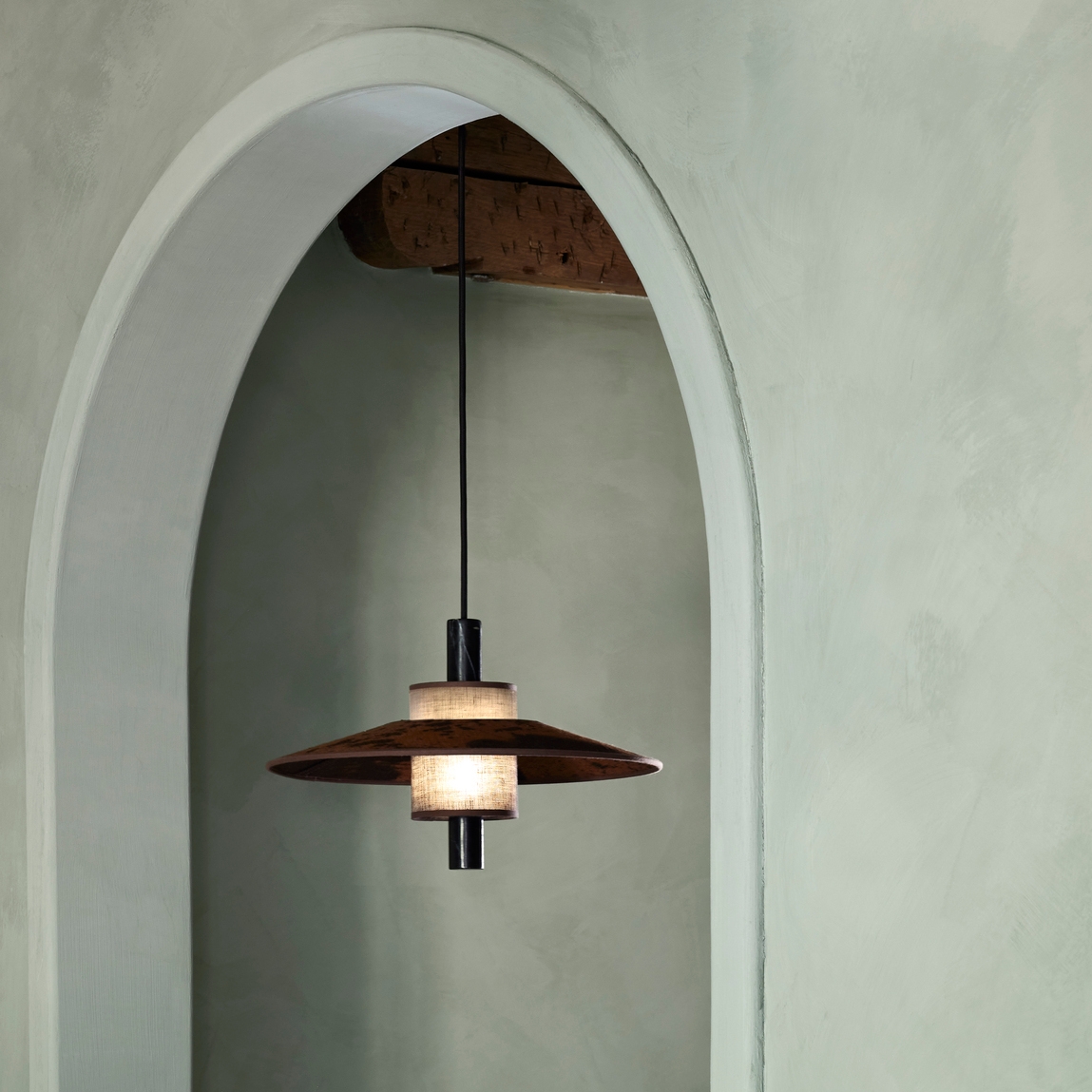 Read story The luminous poetry in Forestier’s Thésée collection