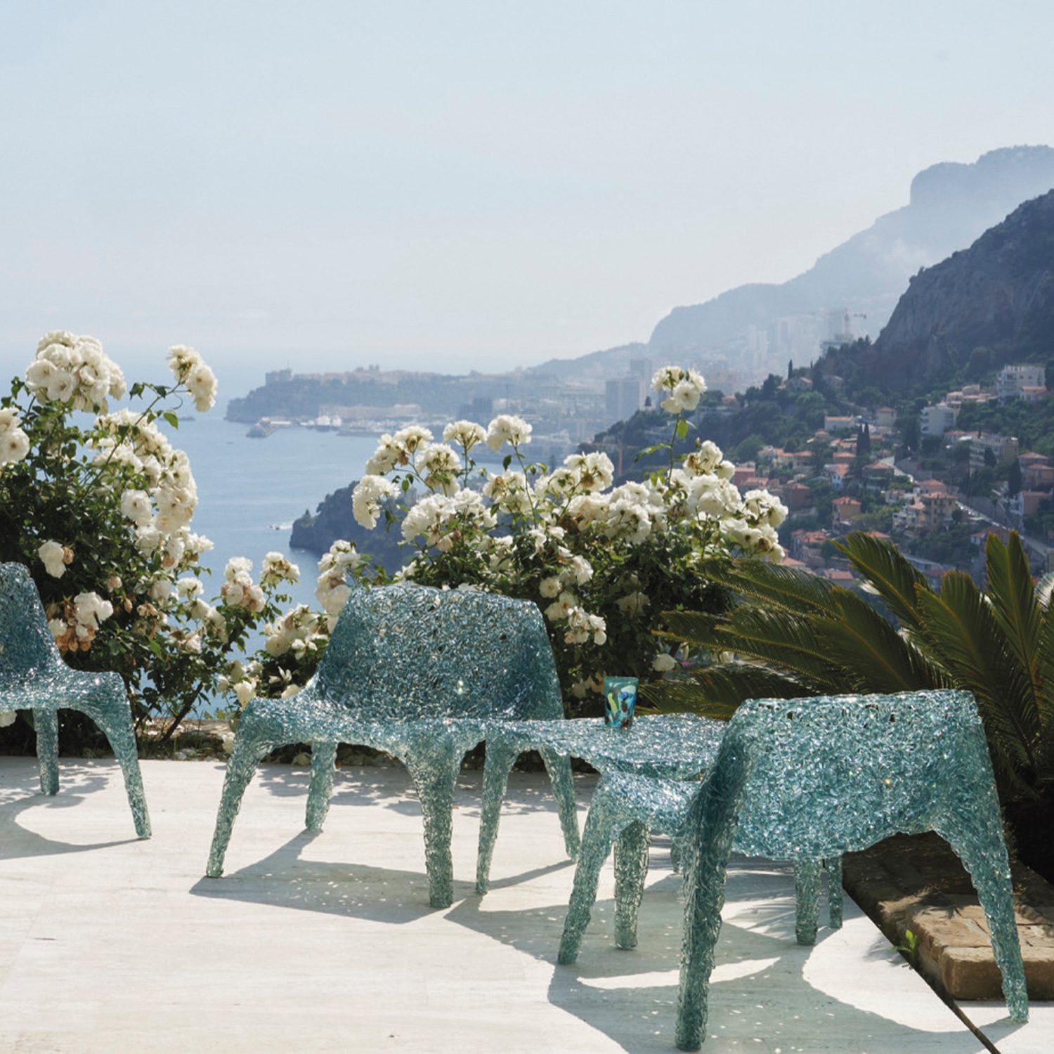 Lees storie Polycarbonate marvels shape Edra’s Veronica collection