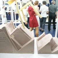 Die Gussform eines Stuhls, der nie in Serie ging
