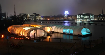 Badeschiff im Berliner Osthafen