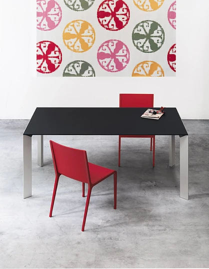 Tisch Nori, Entwurf: Bartoli Design, Hersteller: Kristalia srl