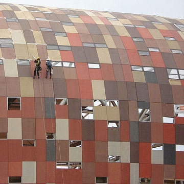 Read story Hightech-Fassade am Stadion