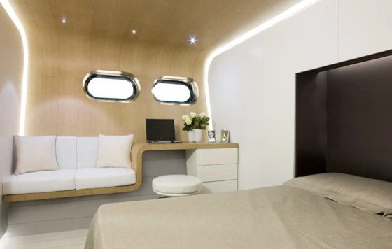 Interieur der Motoryacht der '40 Signature Series', Design Sir Norman Foster, Foto © Yacht Plus