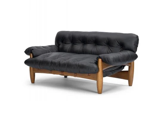 Re-edition of the Mole sofa, design: Sergio Rodrigues; photo © ClassiCon