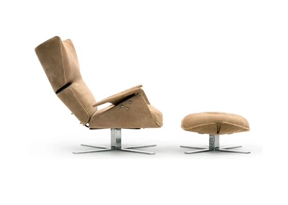 Re-edition of Paulista armchair, design: Jorge Zalszupin; photo © Etel