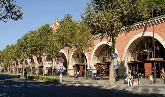 Built for railway traffic in 1859, but abandoned in 1969, the adaption of the Viaduc des Arts in Paris was part of a wider city planning strategy