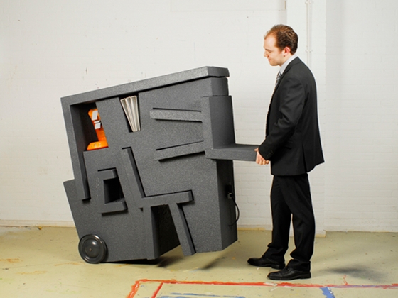 Designer Tim Vinke imagines his mobile office's ideal user as 'a starting entrepreneur, without a fixed location'.