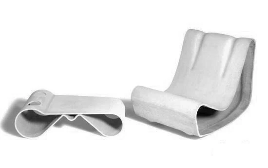 The "Guhl Stuhl" with "Guhl Tisch" by Willy Guhl for Eternit, 1954/2000