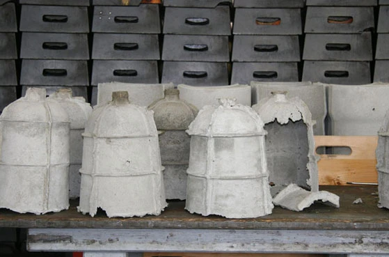 Eternit in Zusammenarbeit mit der ECAL: Leuchte "Mold" von Michel Charlot