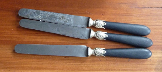 Jugendstilmesser mit Blütenkelchen am Schaft, © Gisele Krohn Collection