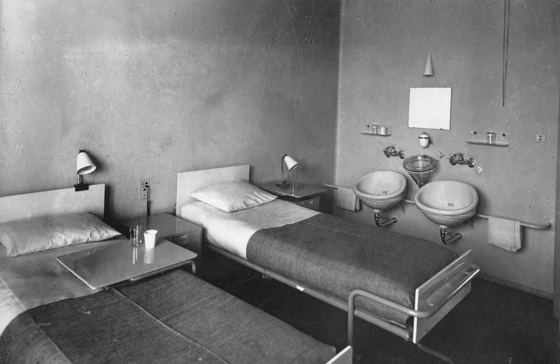Aalto designed every aspect of the patients' bedrooms using the latest technologies. The sinks are shaped to reduce noise and plumbing is contained inside the walls; photo © Gustaf Welin / Alvar Aalto Museum, 1930s