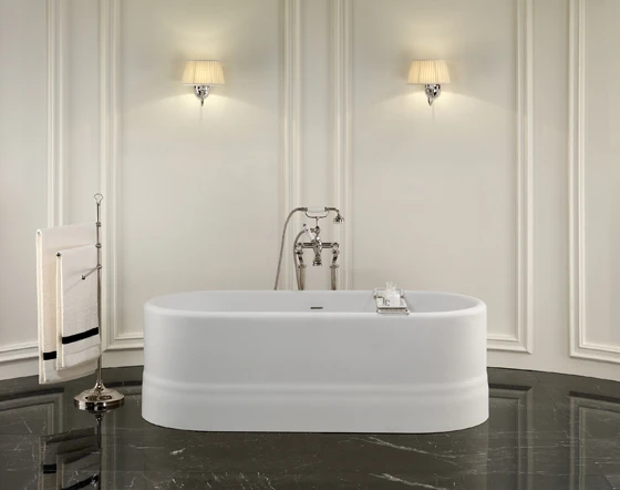 Devon & Devon's 'Serenade' console, with its shades of classicism and Deco, and its monoblock bathtub 'Diva' for luxuriant bathing