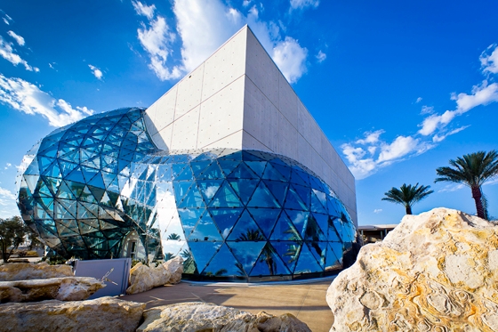 Each of the precise and unique components needed to create the Enigma arrived on site pre-coded and mapped to their specific location, ready to be fitted together like a huge jigsaw; photo © HOK/Moris Moreno