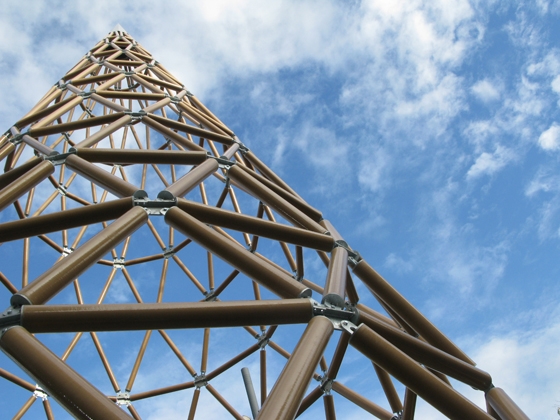 Cast-aluminium joints connected the cardboard tubes – a method that Ban has used in various previous cardboard-construction projects