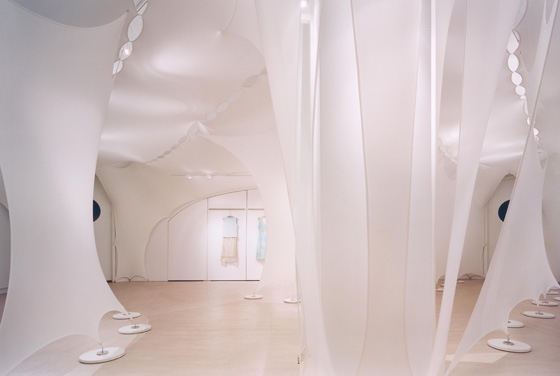 Tahari Showroom, New York; Photo © Gisela Stromeyer