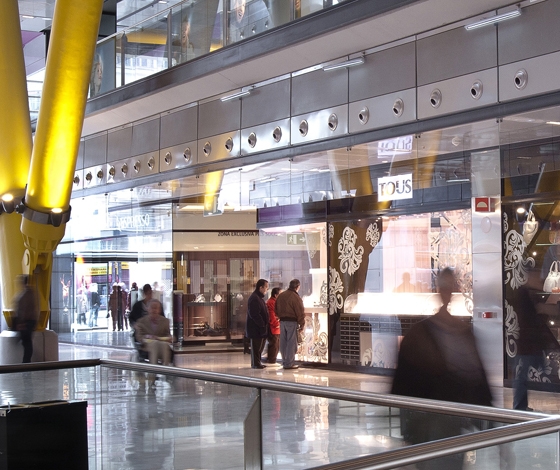 Las Arenas4 LED projectors pick out interesting architectural features; photo © LEDS-C4