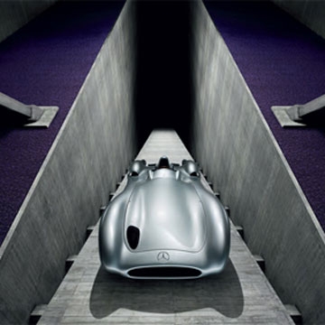 Lees storie The legendary Mercedes Silver Arrow Cars on the red carpet