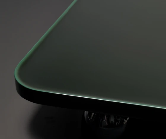 Le lac, Aldo Bakker 2007, size: 1770 x 1410 x 120 mm; material: Ocean green urushi; urushi execution by Mariko Nishide; photography: Erik and Petra Hesmerg
