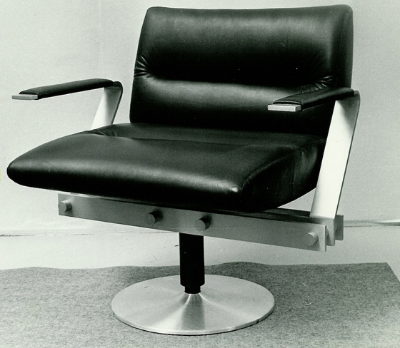 Armchair for Czechoslovak airlines office in Belgrade, design Jan Šrámek, Zbyněk Hřivnáč, 1970s; image courtesy of Zbyněk Hřivnáč archive