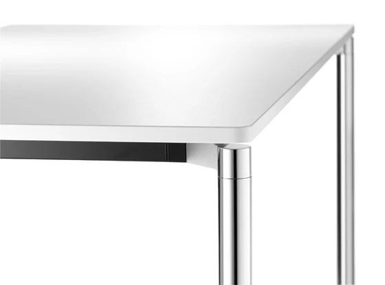 Concentra range (design wiege): under frames set back and contoured capitals make the tabletops appear to float on air. Photo: Wilkhahn