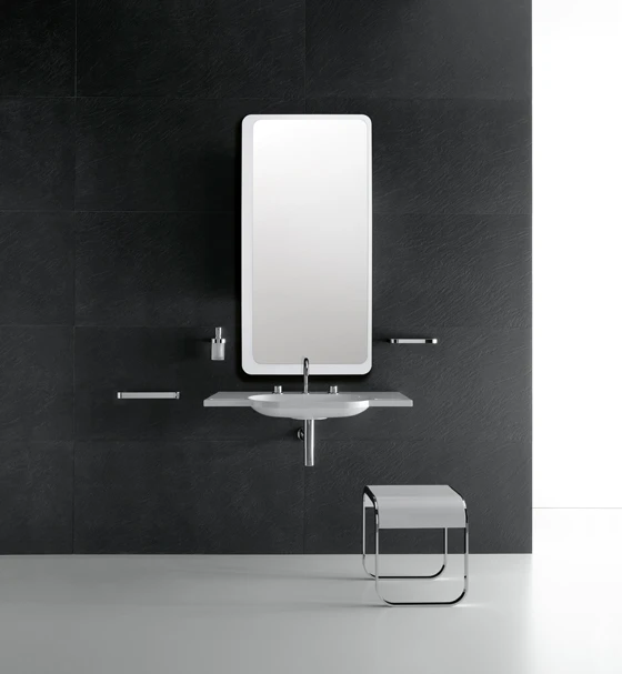 Accessibility is the keyword with manufacturer HEWI’s new ‘Comfort and Care’ system of products for private, public and care-sector bathrooms, designed with the needs of all generations in mind, yet not at the expense of aesthetics