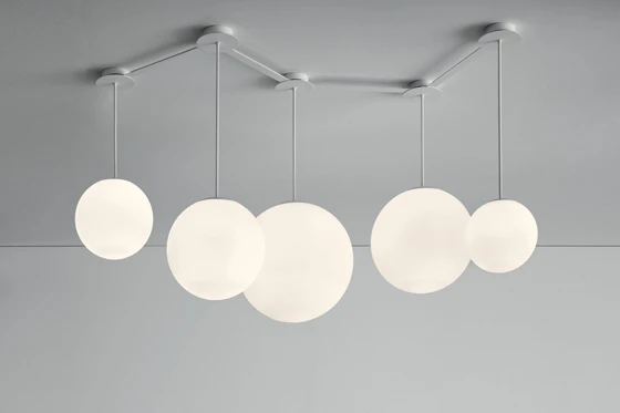 Configurability is the name of the game with Roberto Paoli’s flexible ‘Multiball’ lighting system for <b>Modo</b>, which features a series of differently sized glazed globes suspended from a modular track