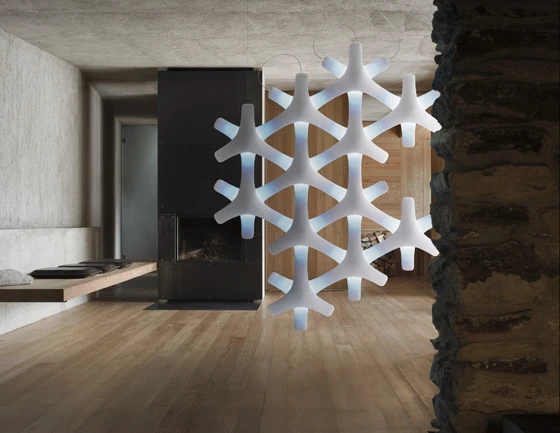 Completely modular, Francisco Gomez Paz’s innovative ‘Synapse’ LED lighting system for <b>Luceplan</b> allows the formation of a multiplicity of spatial arrangements, all from the easy fitting together of one simple, repeated element