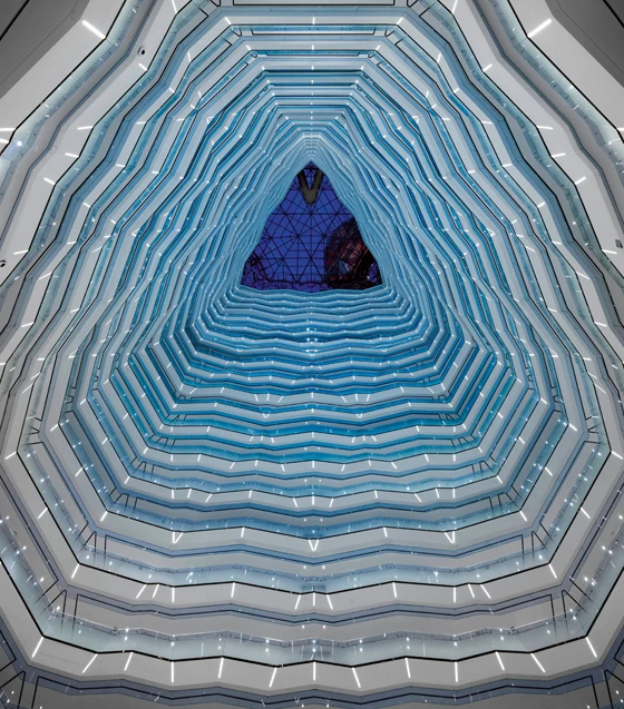Four Seasons Hotel. Interior by Hirsch Bedner Associates. Location: Guangzhou International Financial Center (by Wilkinson Eyre Architects), Guangzhou; photo Will Pryce