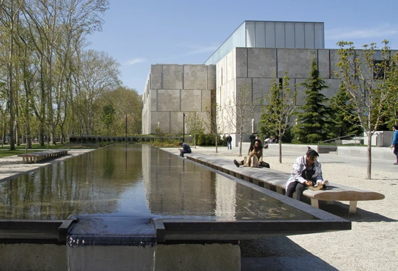 US landscape architects Olin's impressive Barnes Foundation in Philadelphia fuses indoors and out, paring a gallery housing the art collection of Dr Albert Barnes with a courtyard and two further outdoor spaces with a lush garden and avenues of trees