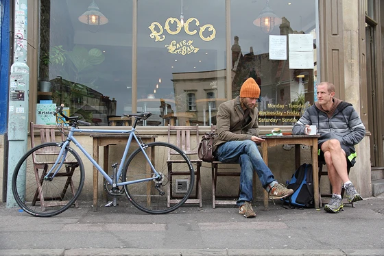 Die Fotografien in der Galerie auf www.huebscher-velo.ch stammen von Christian Hübscher selbst. Die hier gezeigte Aufnahme ist während eines Aufenthaltes in England entstanden