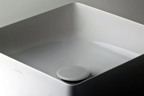 Rigorous testing and independent assessment has resulted in a material that sets a new standard in the design of sanitaryware.  Edge radii of just 1 to 2 millimetres are now possible, whereas before the minimum was 7 to 8