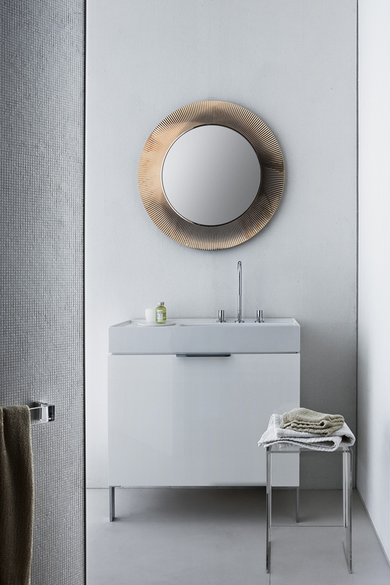 Developed under the creative direction of respected architect duo Ludovica+Roberto Palomba, the Kartell by Laufen programme functions as a flexible system that defines the interior landscape of the bathroom