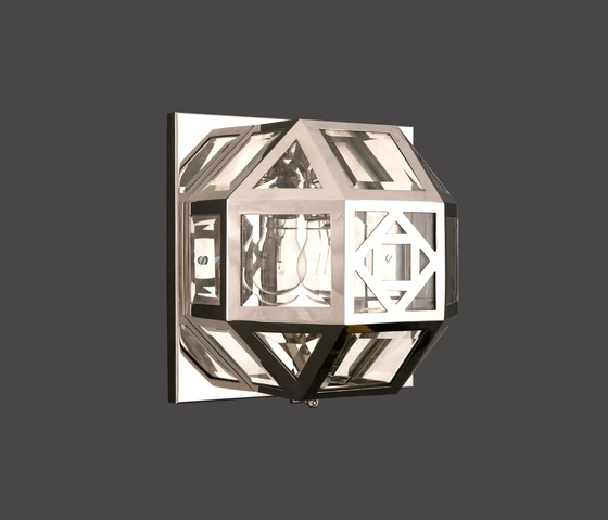 WOKA besitzt die Herstellungsrechte für über 200 Leuchten, darunter solche aus der Wiener Werkstätte und dem Bauhaus. Hier zu sehen ist Koloman Mosers „Floege“ von 1904 (ganz oben) und Josef Hoffmanns Wandleuchte „Damensalon“ von 1903 (oben)